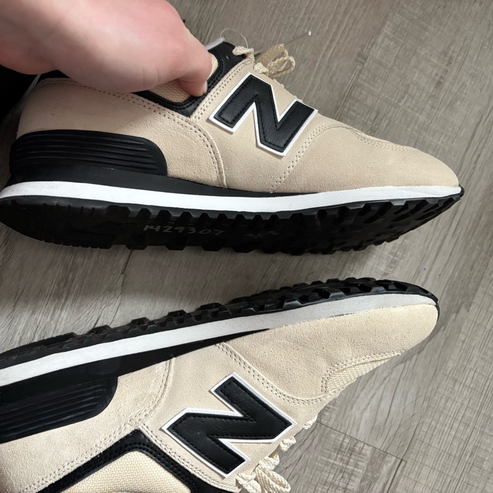 Women’s New Balance 574 Sneakers - Picture 6 of 8